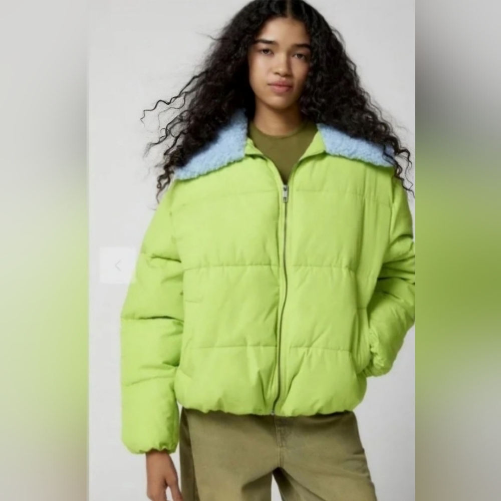 URBAN OUTFITTERS NWOT oversized puffer jacket